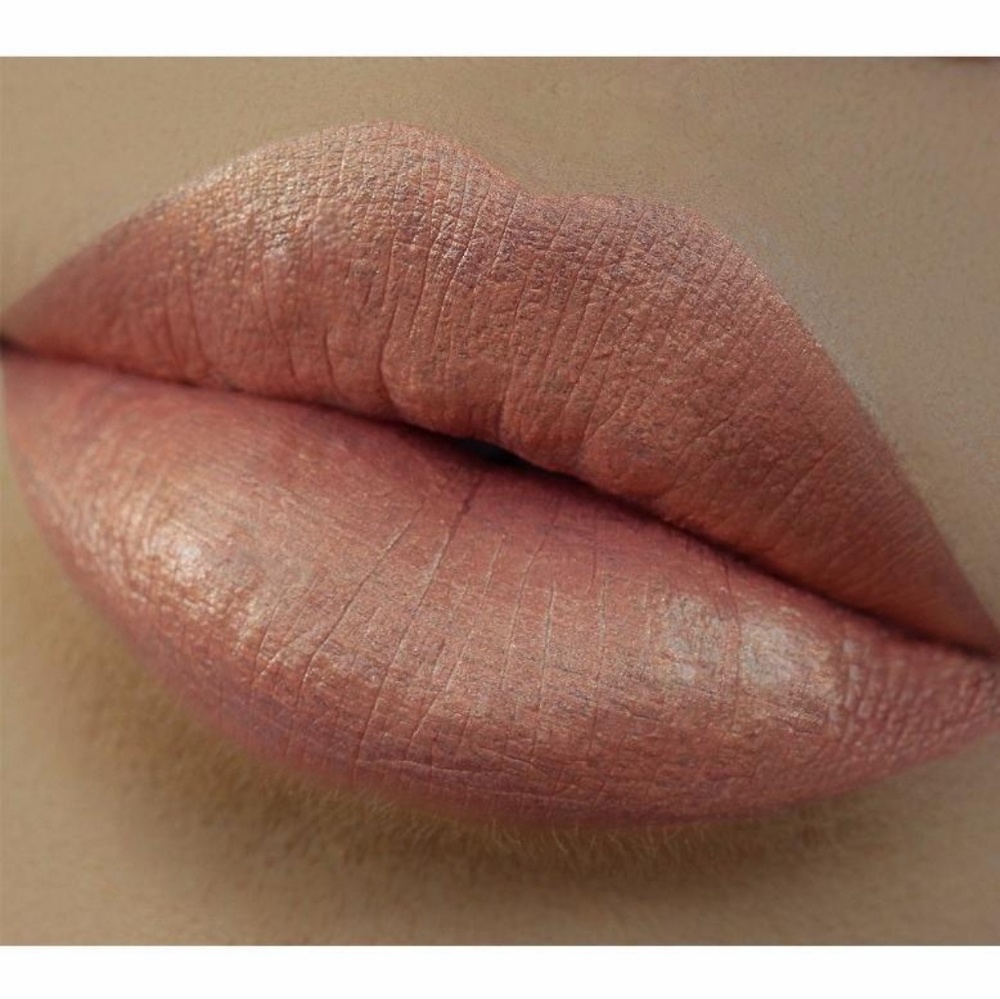 🆕️BNIB, Kylie, Metal Lipstick in Heir